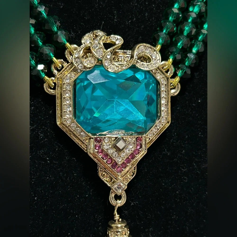 Green beaded statement necklace - Picture 4 of 9